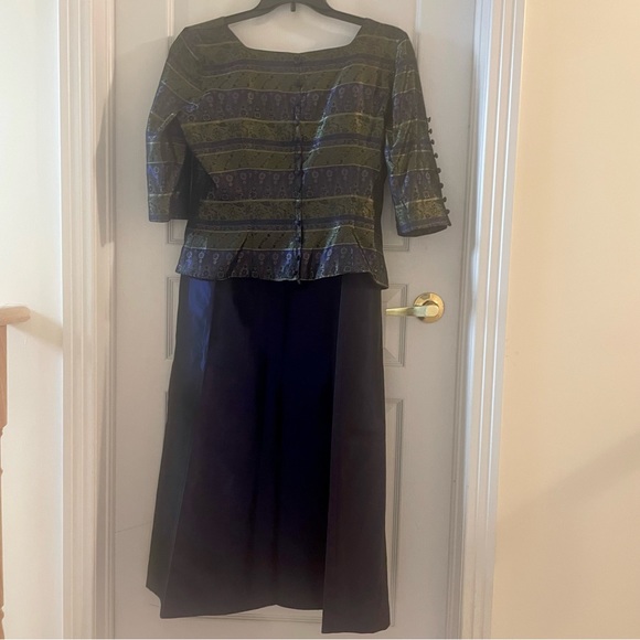 Raw Silk 2 Piece Evening Gown - Picture 5 of 6